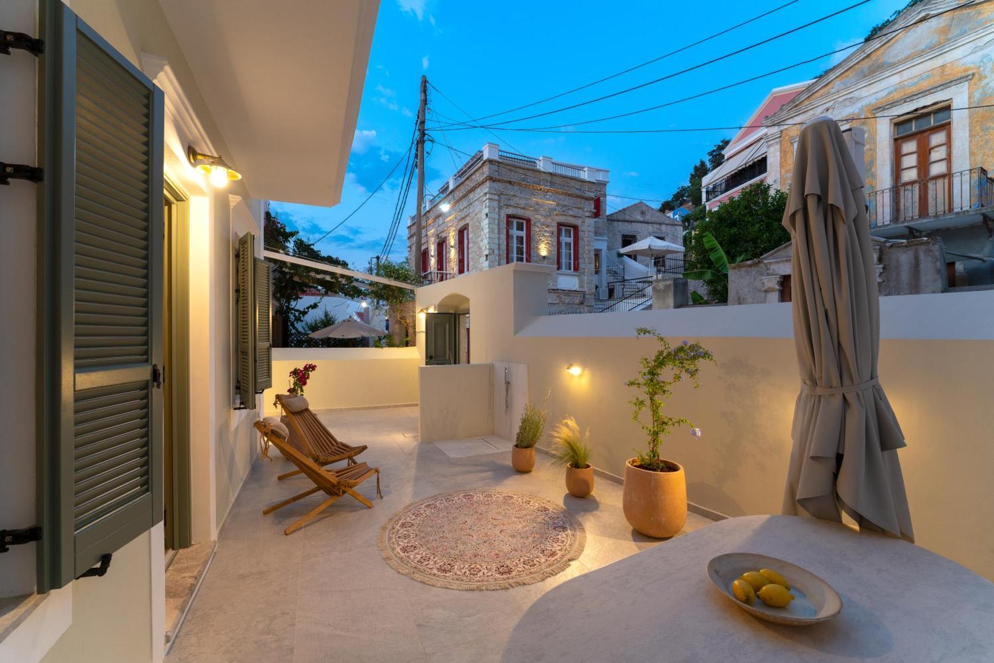 Nisomar Suites Symi Exteriör bild